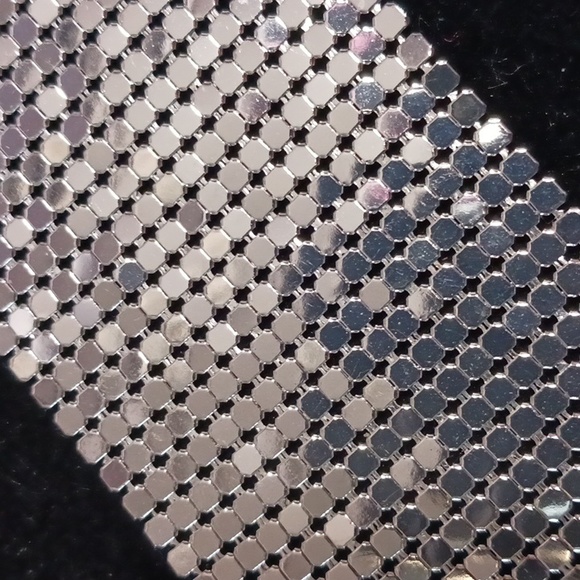 GUESS ⚜️ Liquid Silvertone Bracelet ⚜️👑⚜️ - Picture 3 of 8